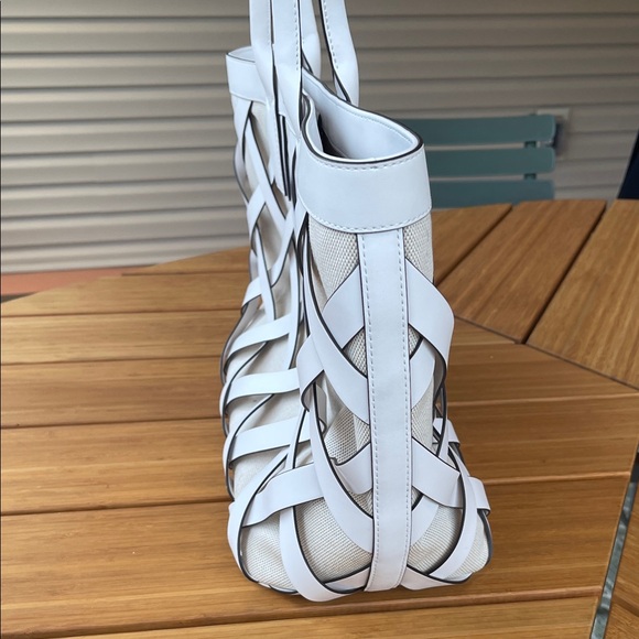 Michael Kors Sienna White Woven Large Tote - Picture 5 of 11